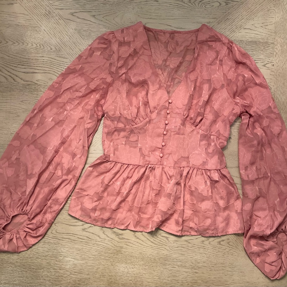 Puffy sleeve blouse